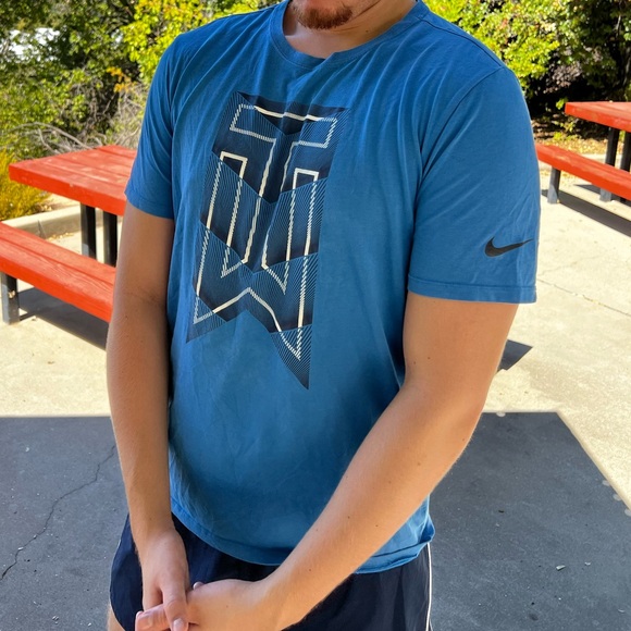 NIKE TIGER WOOD COLLECTION MEN GOLF TO SHIRT TW BLUE DRI FIT ATHLETE WORKOUT GUY - Picture 3 of 16